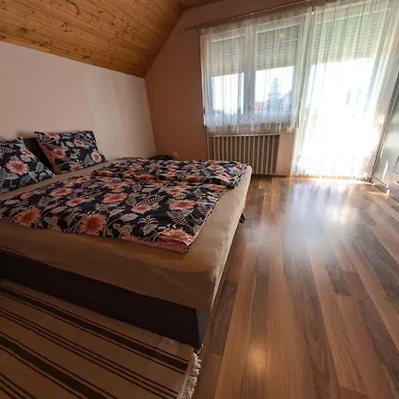 In 54840 Апартаменты Балатонсарсо