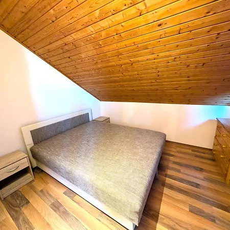 In 54840 Апартаменты Балатонсарсо